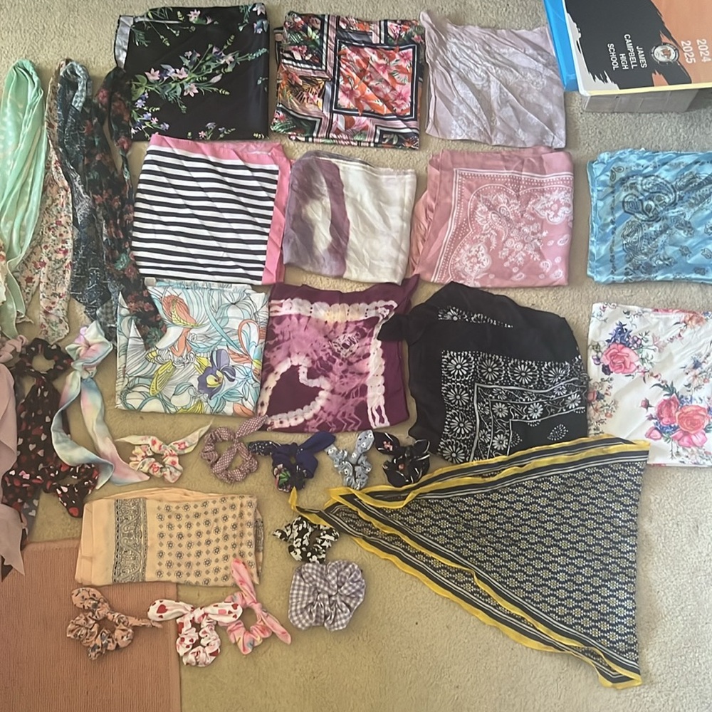 Assorted Patterned of used head wear